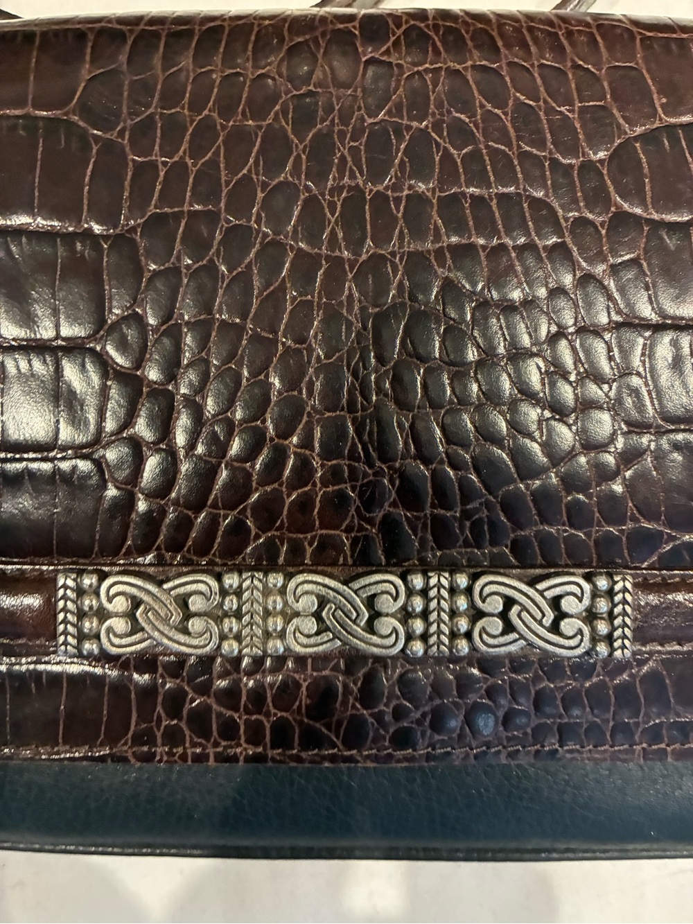 Brighton Leather Croc-Embossed Crossbody Purse Dark Brown / Black Silver Clasps - Picture 2 of 15
